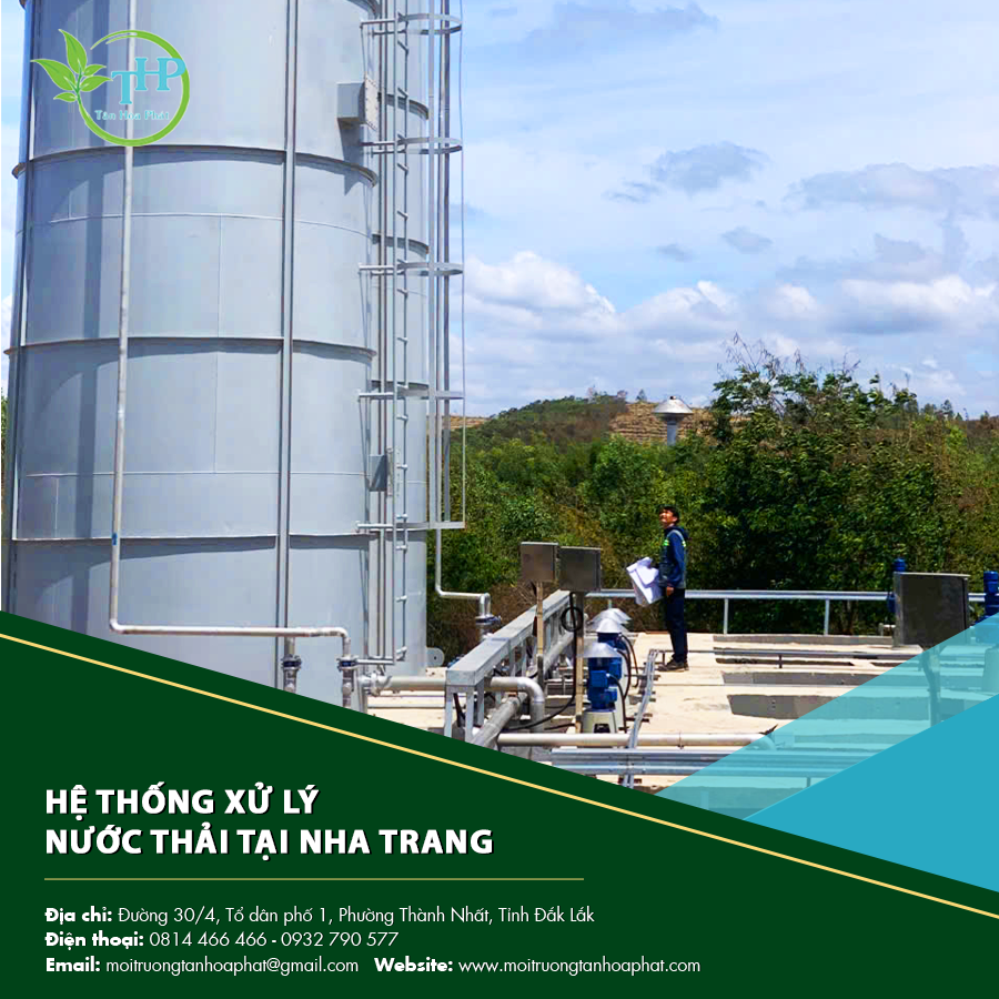 Công nhân kiểm tra hệ thống xử lý nước thải tại Nha Trang.